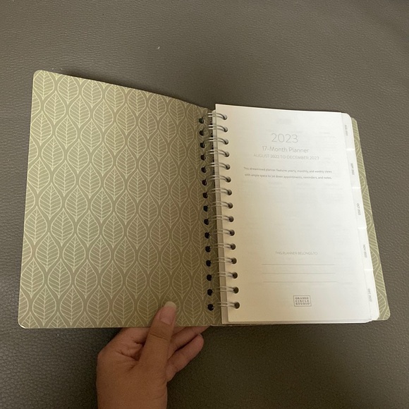 Orange Circle Studio Planner Aug 2022 - Dec 2023 - Picture 2 of 8